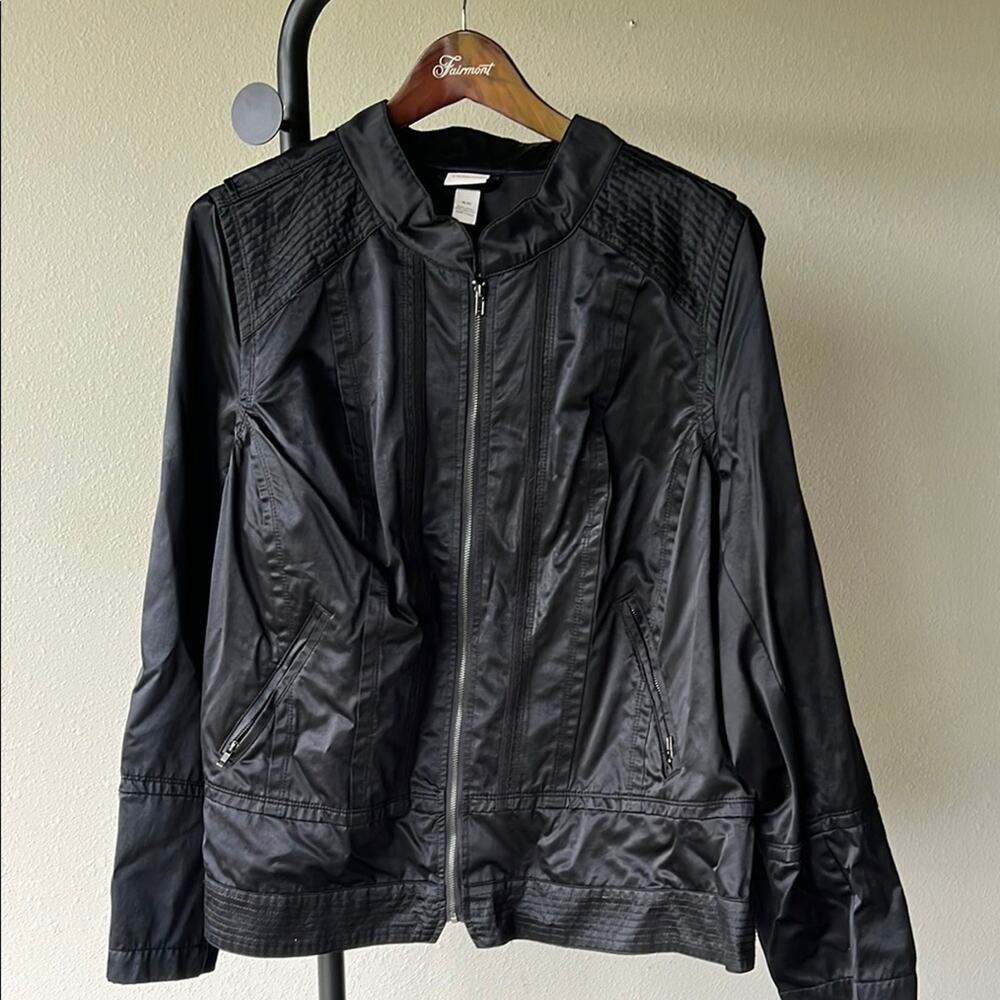 NWOT Venezia Women’s Black Zip-Up Moto Jacket - size 18/20